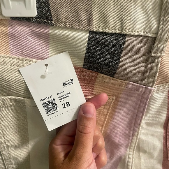 NWT- Striped Jean Shorts - Picture 3 of 3